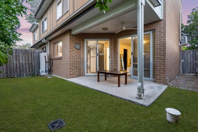 /international/au/11-39-river-road-bundamba-qld-150711360/