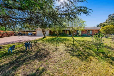 /international/au/168-pinkerton-road-cootamundra-nsw-152680432/