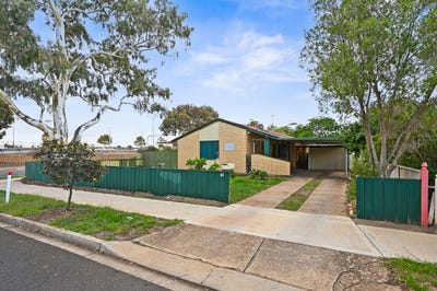 /international/au/1-koongarra-crescent-munno-para-sa-151275860/