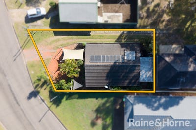 /international/au/5-gould-drive-lemon-tree-passage-nsw-151446392/