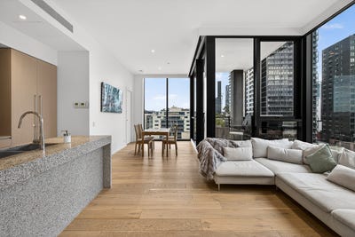 /international/au/1002-10-wominjeka-walk-west-melbourne-vic-150975796/