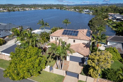 /international/au/140-honeyeater-drive-burleigh-waters-qld-151311224/