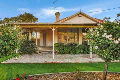 /international/au/18-seaby-street-stawell-vic-151276072/