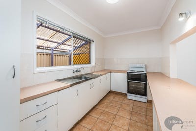 /international/au/3-18-central-street-labrador-qld-152617324/