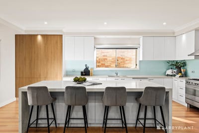 /international/au/85-berkshire-road-sunshine-north-vic-147940020/