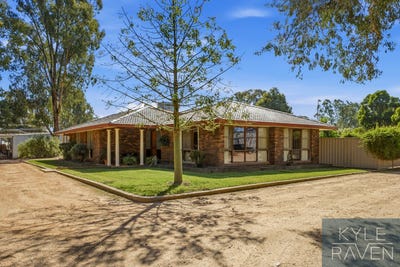 /international/au/68-smith-street-oxley-vic-151175732/