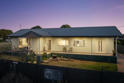 /international/au/5-walker-street-harristown-qld-152644864/