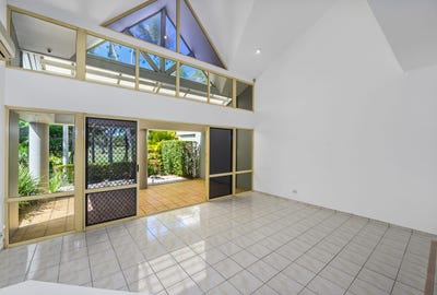 /international/au/5-bristol-fry-125-santa-cruz-boulevard-clear-island-waters-qld-150750292/