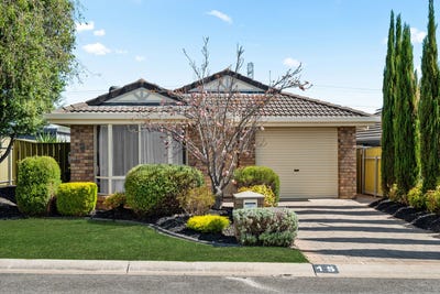 /international/au/15-lindsay-court-aberfoyle-park-sa-152691836/