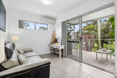 /international/au/5-3-packham-road-hamilton-hill-wa-152641636/