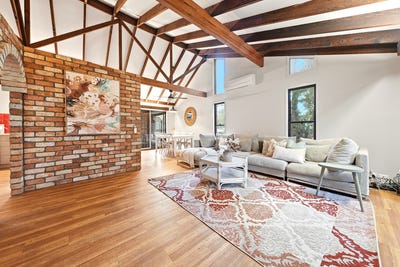 /international/au/91-mcginn-road-ferny-grove-qld-151520400/