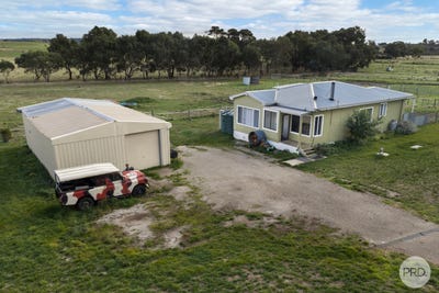 /international/au/913-linton-carngham-road-snake-valley-vic-151309208/
