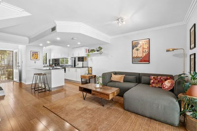 /international/au/17-6-mowbray-street-sylvania-nsw-152135948/