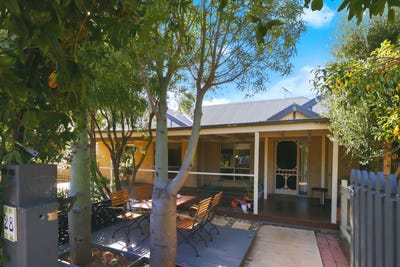 /international/au/1-28-powlett-street-maddingley-vic-151121320/