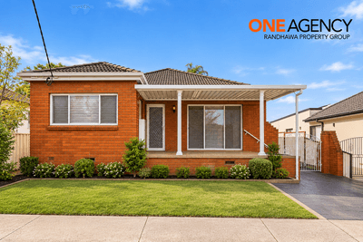 /international/au/10-knox-street-pendle-hill-nsw-152009748/