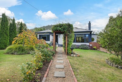 /international/au/24-talune-street-lindisfarne-tas-151221368/