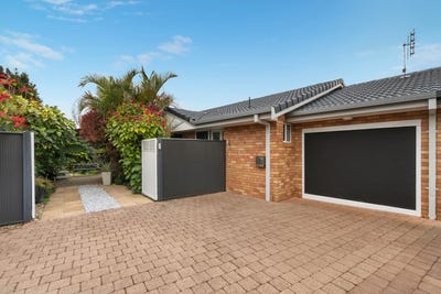 /international/au/2-3-bluegum-boulevard-banora-point-nsw-151484672/