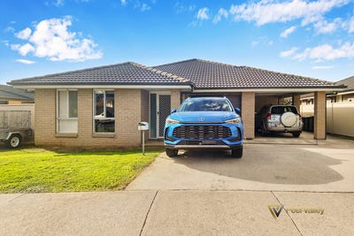 /international/au/5-goodwin-street-west-tamworth-nsw-151479832/