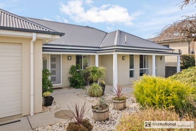 /international/au/13-coolabah-close-kelso-nsw-148592344/