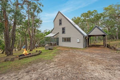 /international/au/56-high-road-halls-gap-vic-150901572/