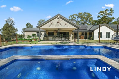 /international/au/180-robertson-circuit-singleton-nsw-151044516/