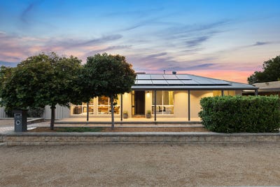 /international/au/14-elkington-street-florey-act-150427760/