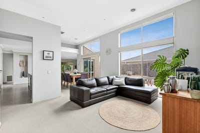 /international/au/23-senior-court-highton-vic-150909172/