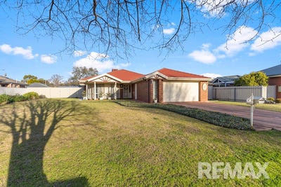 /international/au/11-coventry-place-lake-albert-nsw-148690284/?lang=en