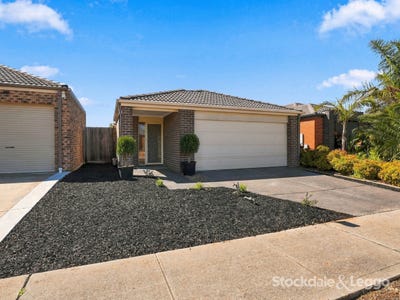 /international/au/6-chester-street-kurunjang-vic-152693184/
