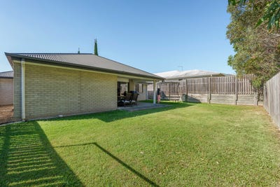 /international/au/70-mieka-crescent-pimpama-qld-151562336/
