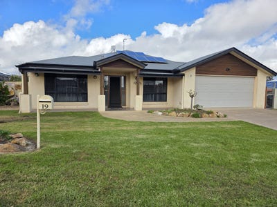 /international/au/19-vicky-avenue-crows-nest-qld-151430608/