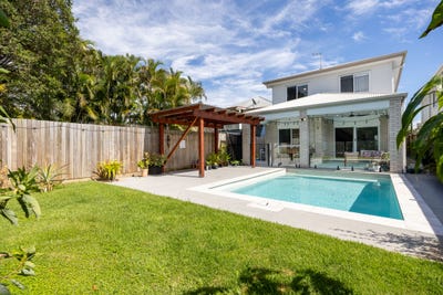 /international/au/37-smith-street-deagon-qld-150767512/
