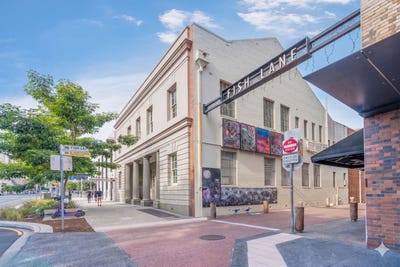 /international/au/the-design-bank-89-grey-street-south-brisbane-qld-505122244/