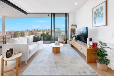 /international/au/304-43-peerless-avenue-mermaid-beach-qld-150573396/