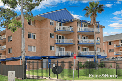 /international/au/38-13-19-devitt-street-blacktown-nsw-150916128/