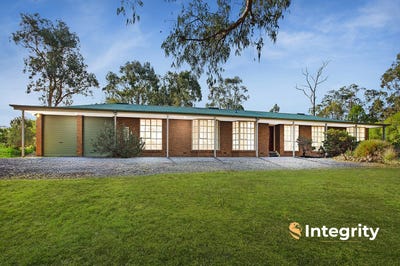 /international/au/8-pantons-spur-road-healesville-vic-151239156/
