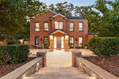 /international/au/18-amber-grove-bolwarra-heights-nsw-150651260/