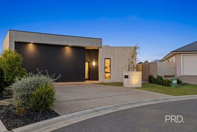 /international/au/9-denny-crescent-gobbagombalin-nsw-151061192/