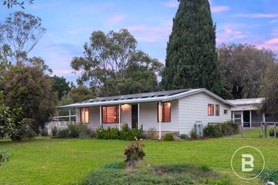 /international/au/729-pyrenees-highway-chewton-vic-151337664/