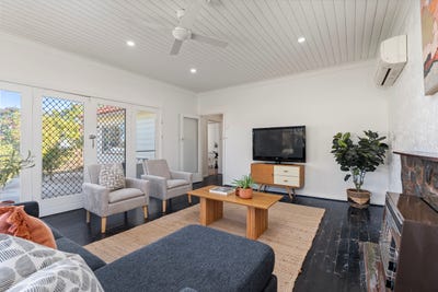 /international/au/453-kotthoff-street-lavington-nsw-151274624/