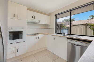 /international/au/2-69-covent-gardens-way-banora-point-nsw-152396348/