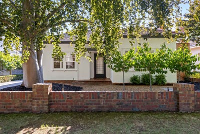 /international/au/11-colpin-avenue-lake-wendouree-vic-150681888/