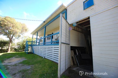 /international/au/77-toorak-avenue-loch-sport-vic-150781780/