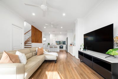 /international/au/3-28-loreburn-street-mount-gravatt-qld-151101208/