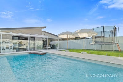 /international/au/49-barrington-circuit-waterford-qld-150815836/