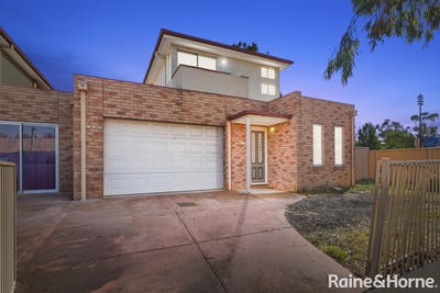 /international/au/6-45-47-palmerston-street-melton-vic-151021848/