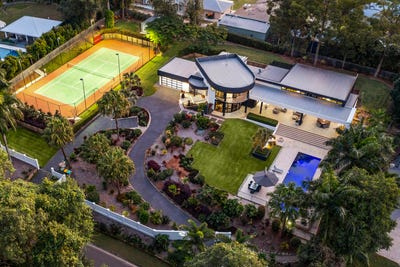 /international/au/22-shady-grove-tanawha-qld-148386860/