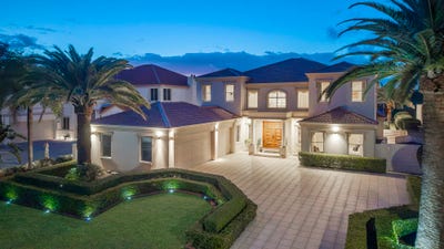 /international/au/1131-beechwood-drive-hope-island-qld-152399240/