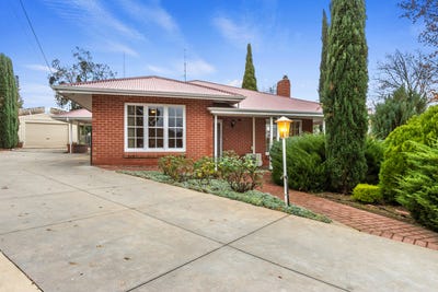 /international/au/9-tilbrook-avenue-clare-sa-151435500/