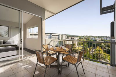 /international/au/43-27-station-road-indooroopilly-qld-150830308/